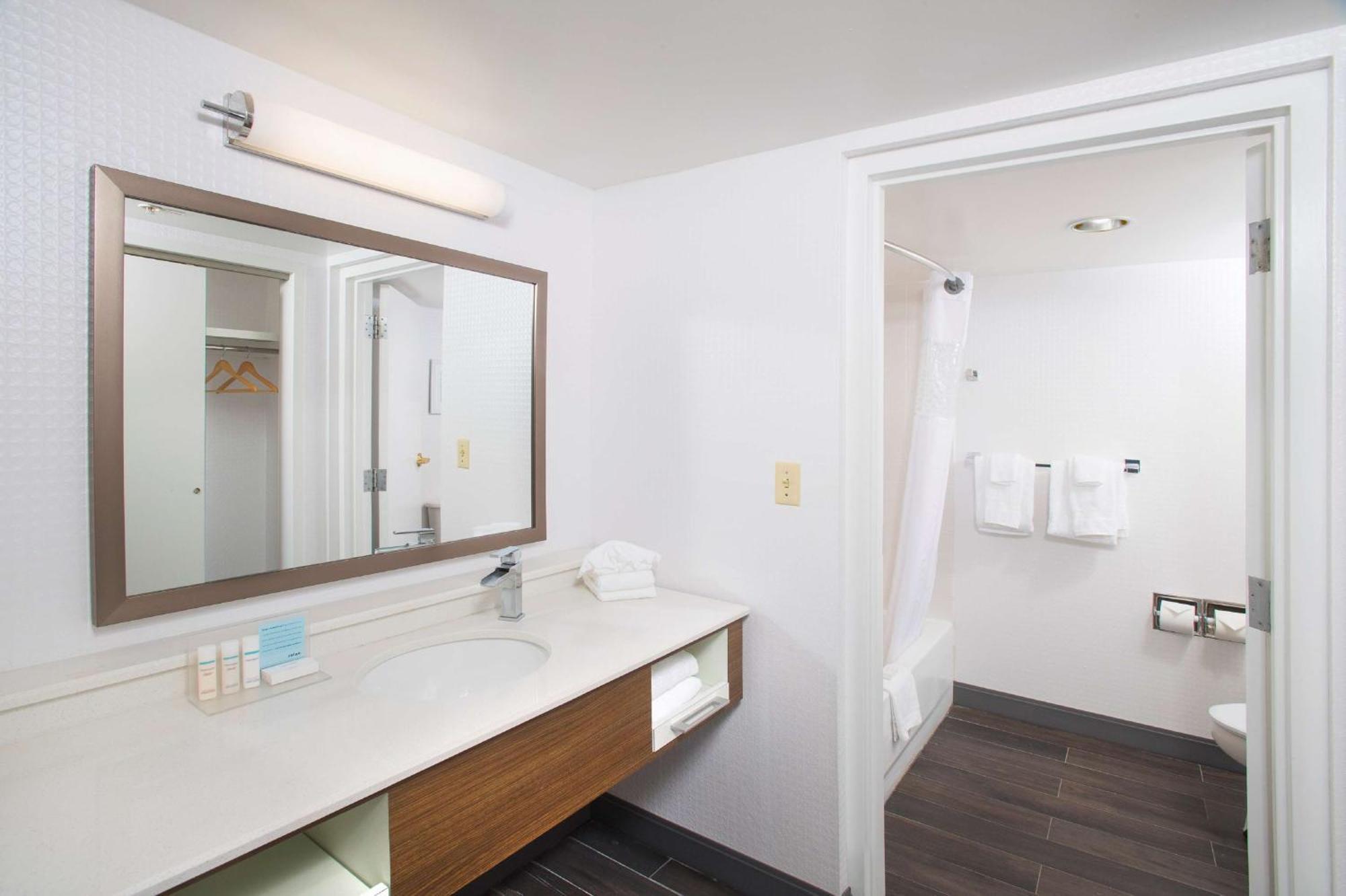 Hampton Inn & Suites Annapolis Ngoại thất bức ảnh
